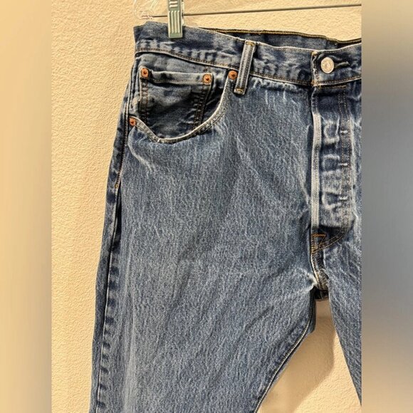 Levi’s Men’s 501 Denim 100% Cotton Straight Button Fly Distressed Blue Jeans 38 - Picture 6 of 10